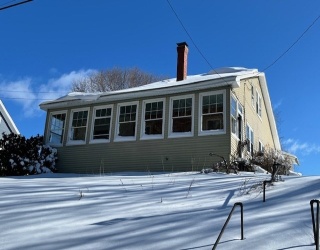 135 Henshaw St, Leicester, Massachusetts, 4 Bedrooms Bedrooms, 9 Rooms Rooms,1.5 BathroomsBathrooms,Residential,For Sale,Henshaw St,73480066