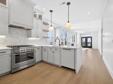 427 E 6th St, Boston, Massachusetts, 2 Bedrooms Bedrooms, 5 Rooms Rooms,2 BathroomsBathrooms,Residential,For Sale,E 6th St,73462432