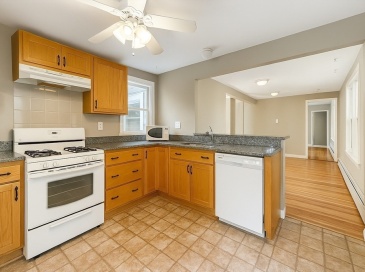 133 Brattle, Arlington, Massachusetts, 2 Bedrooms Bedrooms, 7 Rooms Rooms,1 BathroomBathrooms,Residential Lease,For Rent,Brattle,73451306