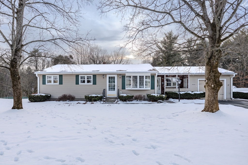 19 Sherwood Ave, Westfield, Massachusetts, 3 Bedrooms Bedrooms, 6 Rooms Rooms,1.5 BathroomsBathrooms,Residential,For Sale,Sherwood Ave,73466669