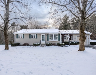 19 Sherwood Ave, Westfield, Massachusetts, 3 Bedrooms Bedrooms, 6 Rooms Rooms,1.5 BathroomsBathrooms,Residential,For Sale,Sherwood Ave,73466669