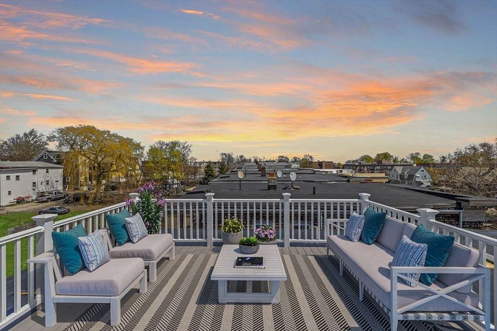 33 Kenberma Road, Boston, Massachusetts, 3 Bedrooms Bedrooms, 5 Rooms Rooms,2 BathroomsBathrooms,Residential,For Sale,Kenberma Road,73362580