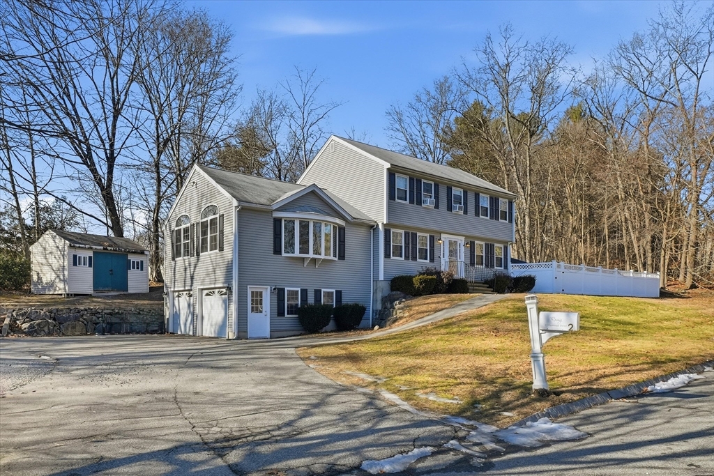 2 Westwind Drive, Methuen, Massachusetts, 4 Bedrooms Bedrooms, 9 Rooms Rooms,2 BathroomsBathrooms,Residential,For Sale,Westwind Drive,73467059