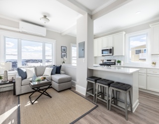 51 Harbor View Ave, Winthrop, Massachusetts, 2 Bedrooms Bedrooms, 4 Rooms Rooms,1 BathroomBathrooms,Residential,For Sale,Harbor View Ave,73480153