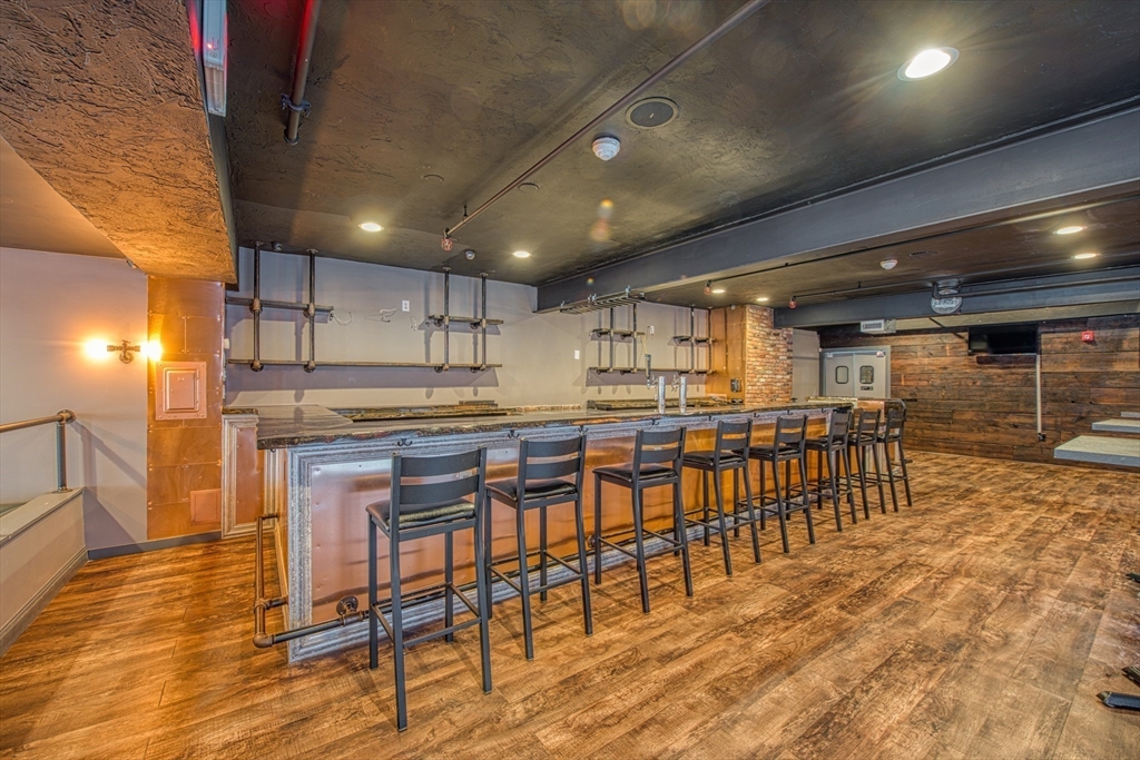 15 School, Taunton, Massachusetts, 2 Bedrooms Bedrooms, 11 Rooms Rooms,3.5 BathroomsBathrooms,Residential Income,For Sale,School,73468456