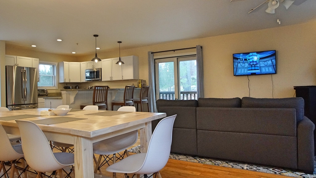 16 Headwall, Bridgton, Maine, 3 Bedrooms Bedrooms, 8 Rooms Rooms,2.5 BathroomsBathrooms,Residential Lease,For Rent,Headwall,73480281