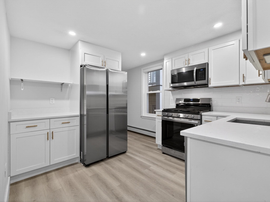 469 Medford St, Somerville, Massachusetts, 2 Bedrooms Bedrooms, 5 Rooms Rooms,1 BathroomBathrooms,Residential Lease,For Rent,Medford St,73480285