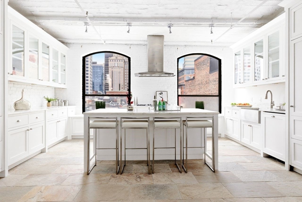 121-123 Beach St, Boston, Massachusetts, 2 Bedrooms Bedrooms, 5 Rooms Rooms,2 BathroomsBathrooms,Residential,For Sale,Beach St,73480124