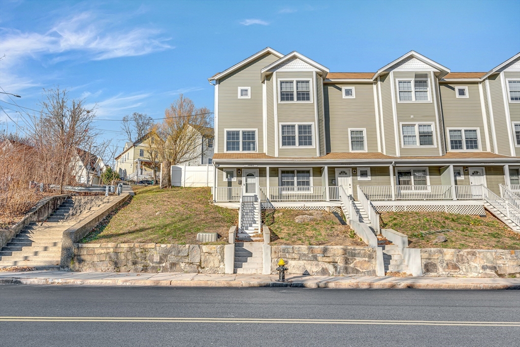 2601 Washington St, Boston, Massachusetts, 5 Bedrooms Bedrooms, 11 Rooms Rooms,3.5 BathroomsBathrooms,Residential Lease,For Rent,Washington St,73480301