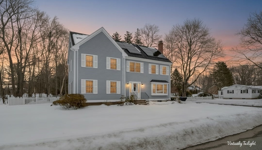 95 Colgate Dr, North Andover, Massachusetts, 4 Bedrooms Bedrooms, 8 Rooms Rooms,2.5 BathroomsBathrooms,Residential,For Sale,Colgate Dr,73480105