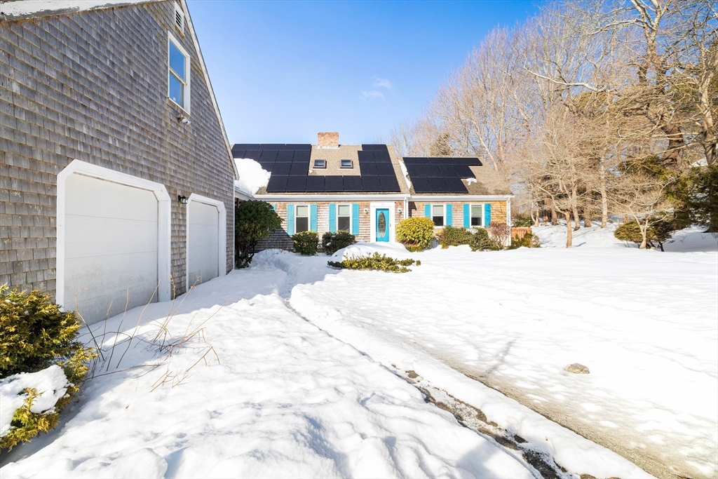 29 Williston Rd, Bourne, Massachusetts, 5 Bedrooms Bedrooms, 9 Rooms Rooms,3.5 BathroomsBathrooms,Residential Lease,For Rent,Williston Rd,73480109