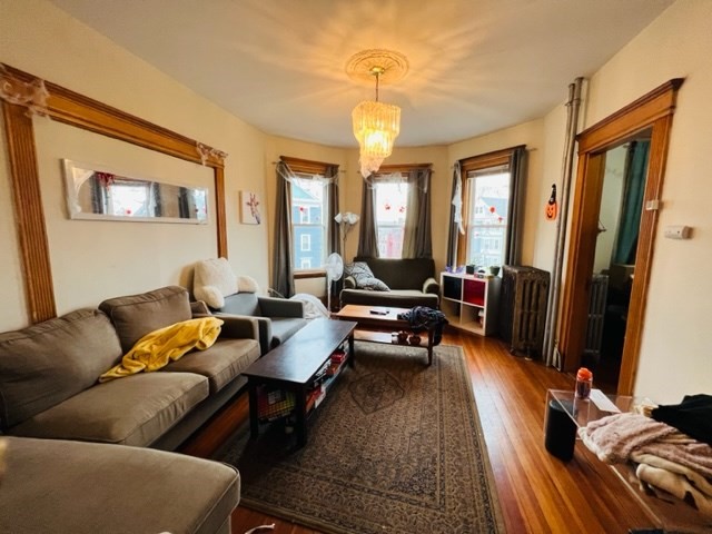 107 Calumet St, Boston, Massachusetts, 5 Bedrooms Bedrooms, 7 Rooms Rooms,2 BathroomsBathrooms,Residential Lease,For Rent,Calumet St,73480114