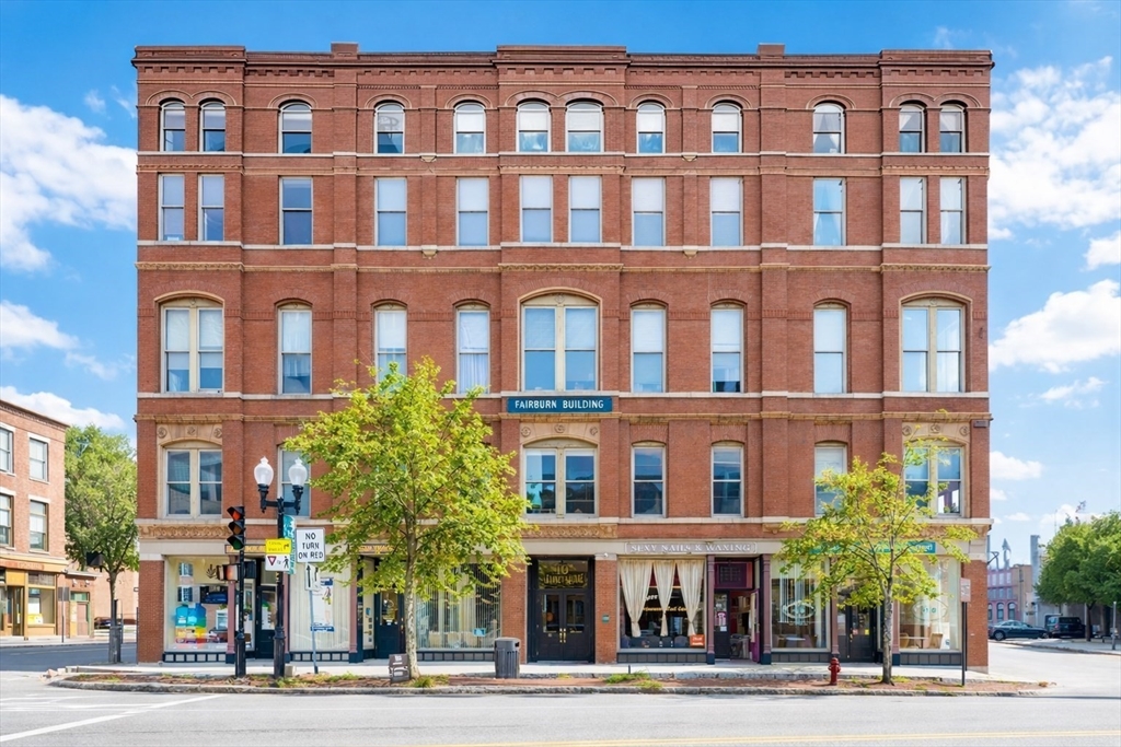 10 Kearney Sq, Lowell, Massachusetts, 1 Bedroom Bedrooms, 4 Rooms Rooms,1 BathroomBathrooms,Residential Lease,For Rent,Kearney Sq,73480128