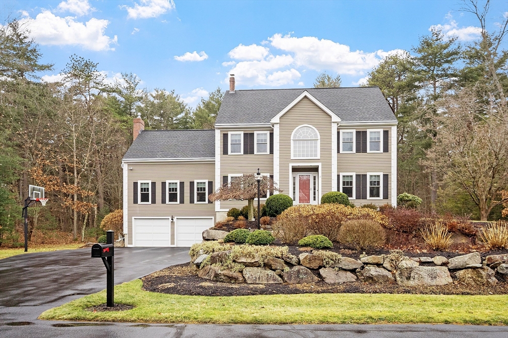 3 Worthington Green, Beverly, Massachusetts, 4 Bedrooms Bedrooms, 11 Rooms Rooms,3 BathroomsBathrooms,Residential,For Sale,Worthington Green,73480111