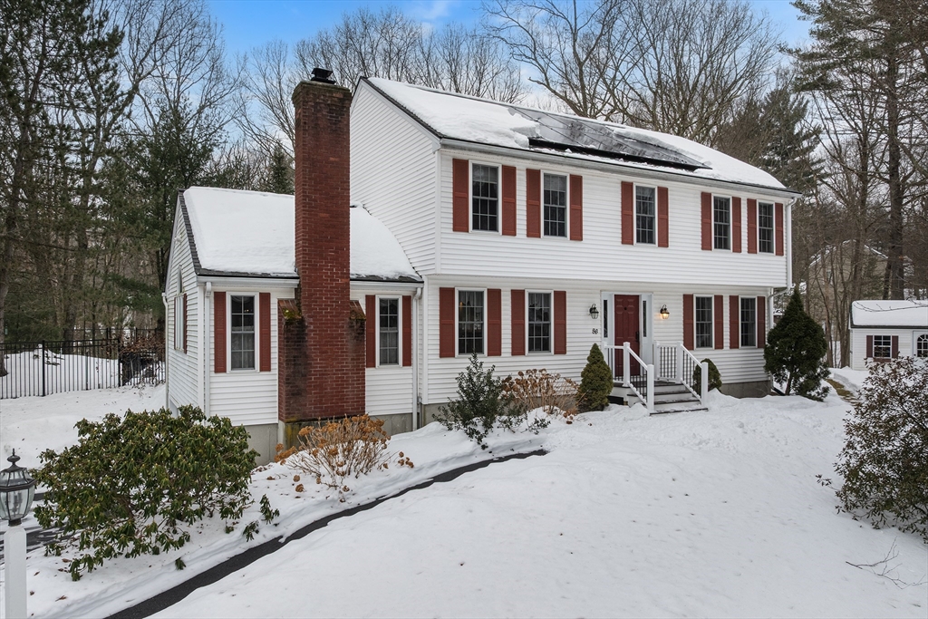 86 Hunter Rd, Uxbridge, Massachusetts, 4 Bedrooms Bedrooms, 9 Rooms Rooms,3.5 BathroomsBathrooms,Residential,For Sale,Hunter Rd,73480198