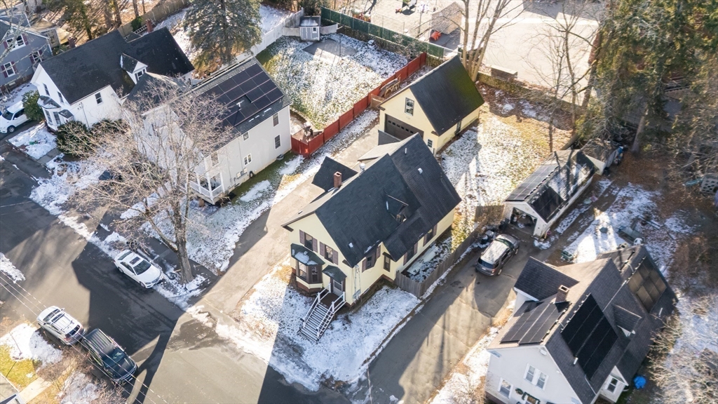 25 Race St, Haverhill, Massachusetts, 4 Bedrooms Bedrooms, 8 Rooms Rooms,2 BathroomsBathrooms,Residential Income,For Sale,Race St,73462452