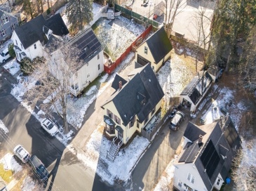 25 Race St, Haverhill, Massachusetts, 4 Bedrooms Bedrooms, 8 Rooms Rooms,2 BathroomsBathrooms,Residential Income,For Sale,Race St,73462452