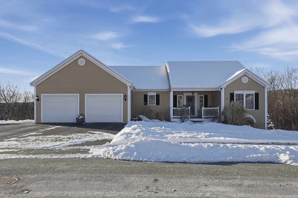 38 Hemlock Rd, Ashburnham, Massachusetts, 3 Bedrooms Bedrooms, 6 Rooms Rooms,2 BathroomsBathrooms,Residential,For Sale,Hemlock Rd,73471143