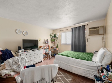 596 Boston Post Rd E, Marlborough, Massachusetts, 1 Bedroom Bedrooms, 2 Rooms Rooms,1 BathroomBathrooms,Residential,For Sale,Boston Post Rd E,73440030