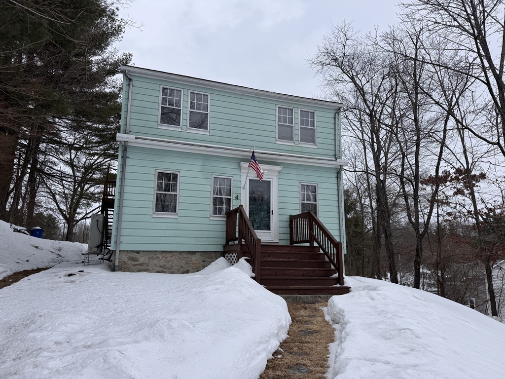 4 James St, Dudley, Massachusetts, 2 Bedrooms Bedrooms, 5 Rooms Rooms,1 BathroomBathrooms,Residential Lease,For Rent,James St,73480400