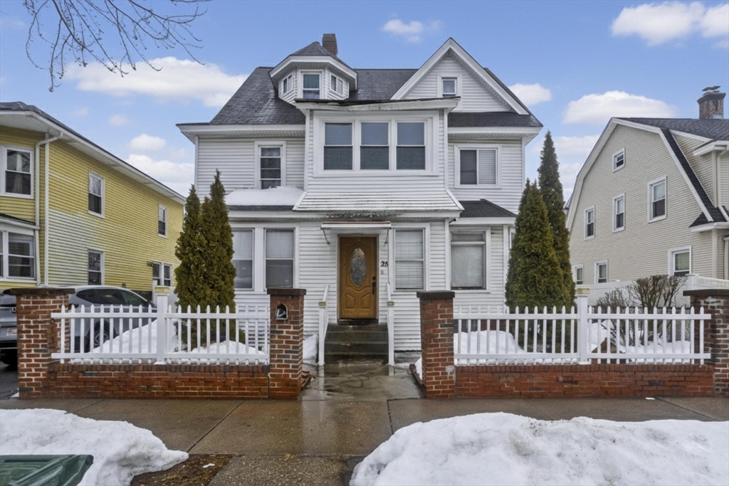 25 Dresden St, Springfield, Massachusetts, 5 Bedrooms Bedrooms, 12 Rooms Rooms,2.5 BathroomsBathrooms,Residential,For Sale,Dresden St,73480399