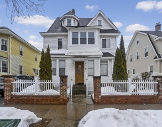 25 Dresden St, Springfield, Massachusetts, 5 Bedrooms Bedrooms, 12 Rooms Rooms,2.5 BathroomsBathrooms,Residential,For Sale,Dresden St,73480399