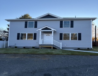 184 Avenue C, Woonsocket, Rhode Island, 4 Bedrooms Bedrooms, 6 Rooms Rooms,2.5 BathroomsBathrooms,Residential,For Sale,Avenue C,73480409