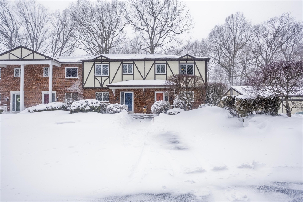 43 West Summitt St, South Hadley, Massachusetts, 2 Bedrooms Bedrooms, 5 Rooms Rooms,1.5 BathroomsBathrooms,Residential,For Sale,West Summitt St,73480408