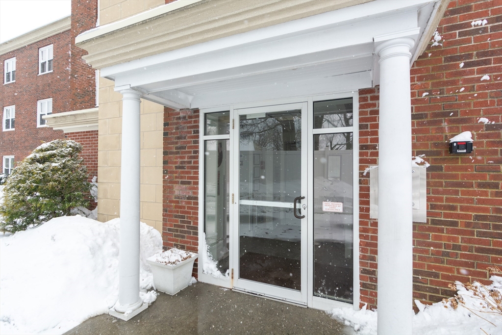 145 Hancock St, Braintree, Massachusetts, 2 Bedrooms Bedrooms, 5 Rooms Rooms,1 BathroomBathrooms,Residential,For Sale,Hancock St,73480412