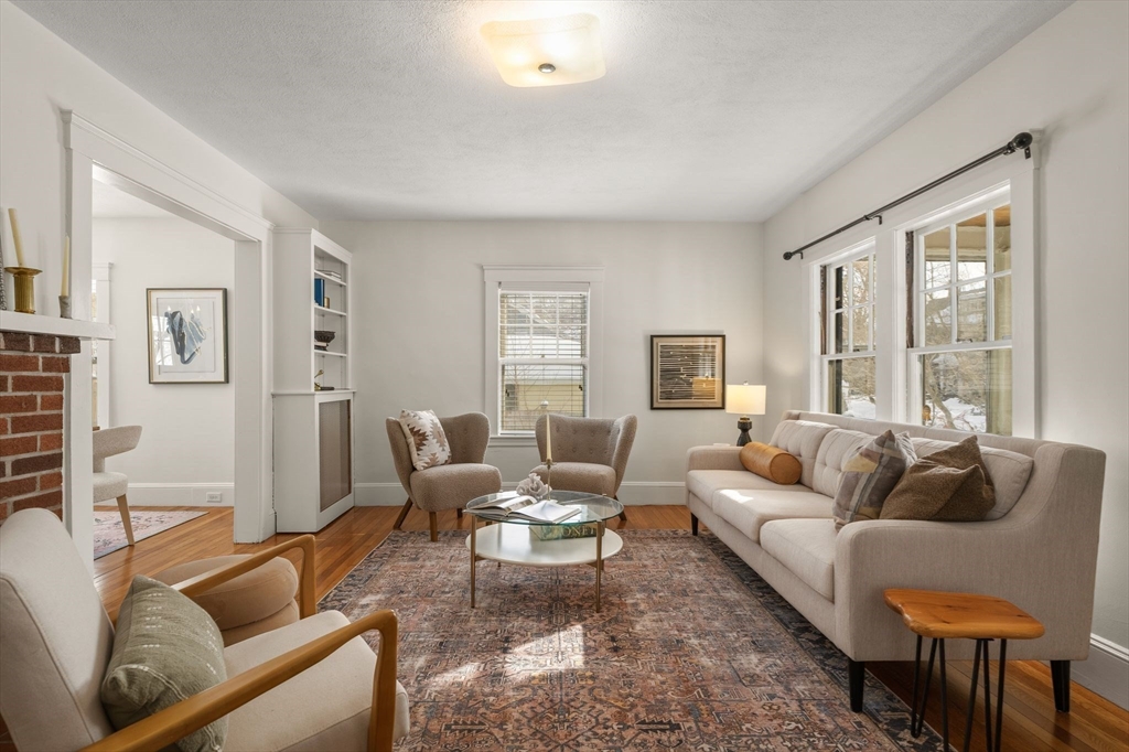 35 Maple Rd, Melrose, Massachusetts, 4 Bedrooms Bedrooms, 9 Rooms Rooms,1.5 BathroomsBathrooms,Residential,For Sale,Maple Rd,73480417