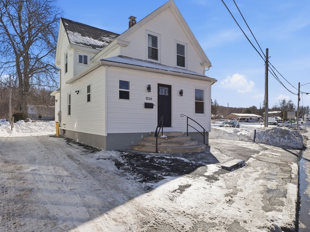 1034 Southbridge Street, Worcester, Massachusetts, 3 Bedrooms Bedrooms, 6 Rooms Rooms,1.5 BathroomsBathrooms,Residential,For Sale,Southbridge Street,73480394