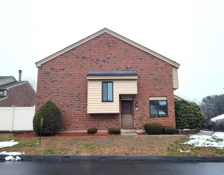 17 Elderwood Drive, Stoughton, Massachusetts, 3 Bedrooms Bedrooms, 7 Rooms Rooms,2.5 BathroomsBathrooms,Residential Lease,For Rent,Elderwood Drive,73480439