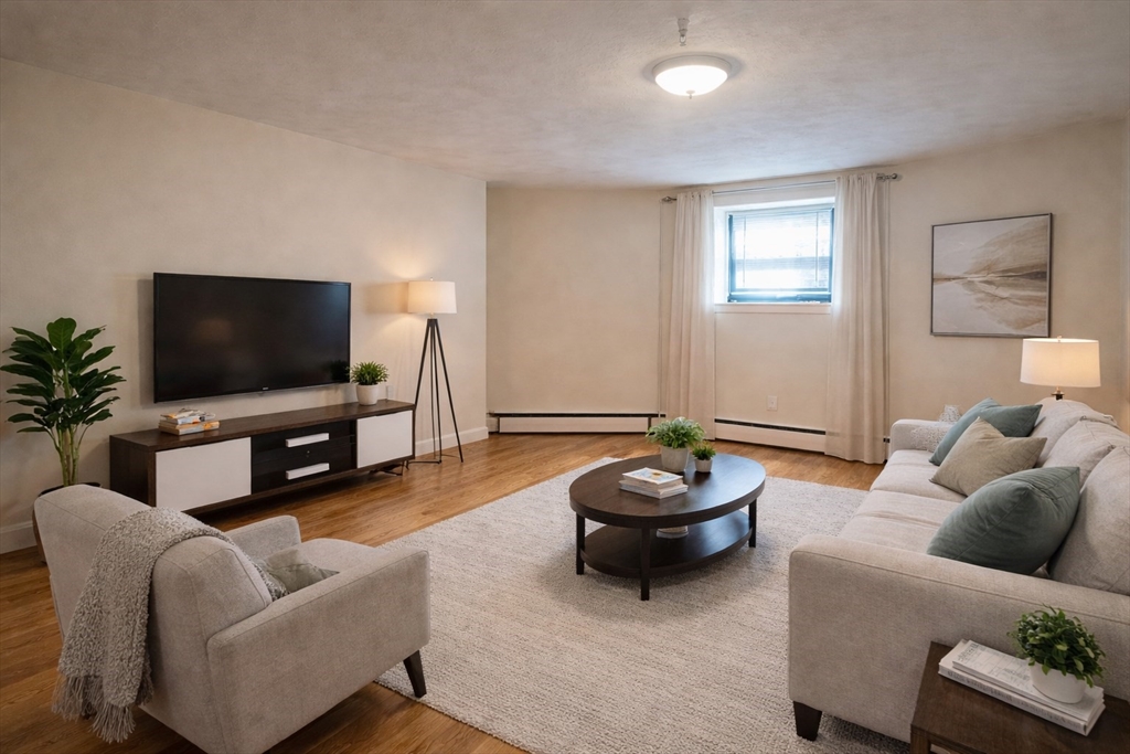 1246 Commonwealth Ave, Boston, Massachusetts, 1 Bedroom Bedrooms, 4 Rooms Rooms,1 BathroomBathrooms,Residential Lease,For Rent,Commonwealth Ave,73480462