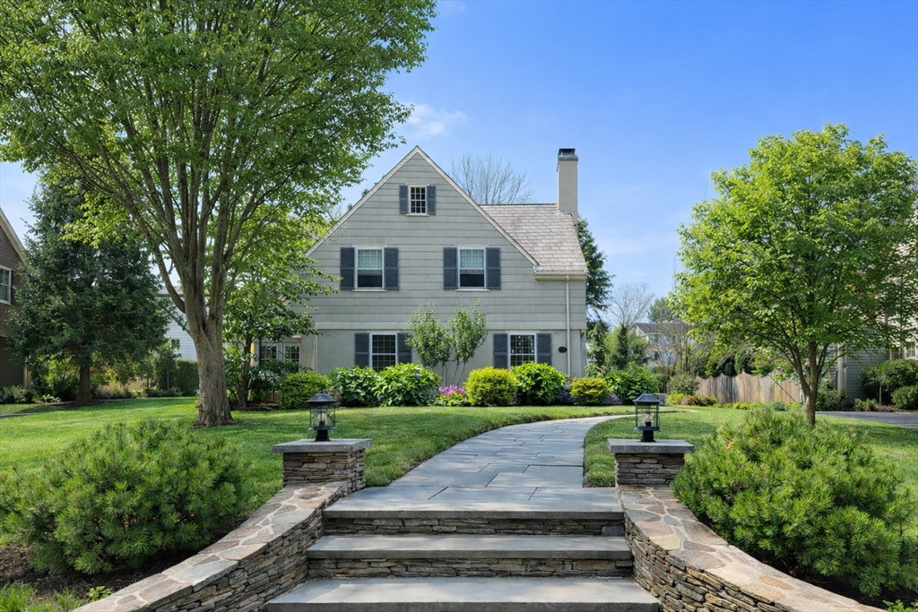 12 Yale St, Winchester, Massachusetts, 4 Bedrooms Bedrooms, 11 Rooms Rooms,2.5 BathroomsBathrooms,Residential,For Sale,Yale St,73480345