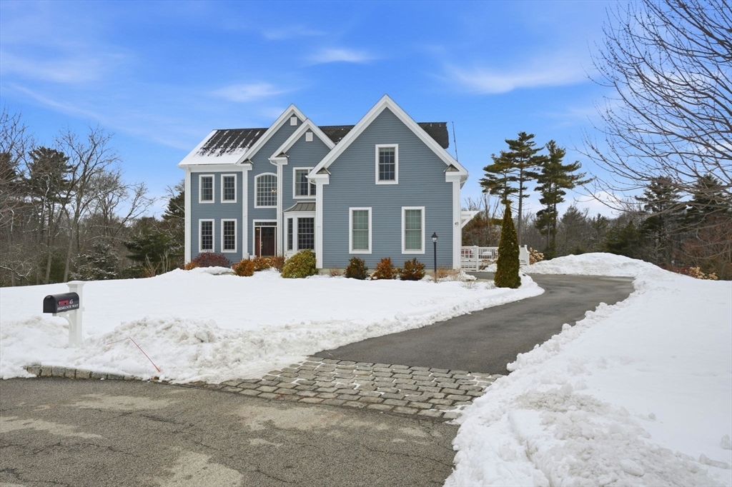 45 Hemlock Way, Cohasset, Massachusetts, 4 Bedrooms Bedrooms, 9 Rooms Rooms,4.5 BathroomsBathrooms,Residential,For Sale,Hemlock Way,73480370
