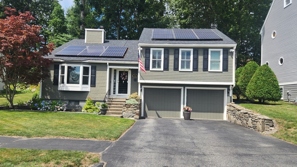 90 Bjorklund Ave, Worcester, Massachusetts, 2 Bedrooms Bedrooms, 6 Rooms Rooms,3 BathroomsBathrooms,Residential,For Sale,Bjorklund Ave,73480392