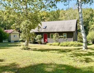 208 Worthington Rd, Huntington, Massachusetts, 2 Bedrooms Bedrooms, 6 Rooms Rooms,1 BathroomBathrooms,Residential,For Sale,Worthington Rd,73451604