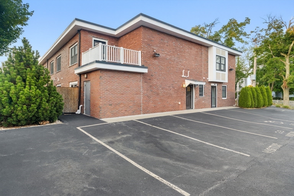 142 Pleasant St, Winthrop, Massachusetts, 1 Bedroom Bedrooms, 3 Rooms Rooms,1.5 BathroomsBathrooms,Residential,For Sale,Pleasant St,73432339