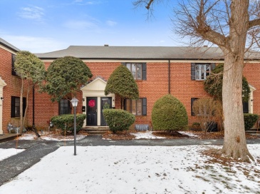 49 Pierce Rd, Watertown, Massachusetts, 2 Bedrooms Bedrooms, 6 Rooms Rooms,1 BathroomBathrooms,Residential,For Sale,Pierce Rd,73468745