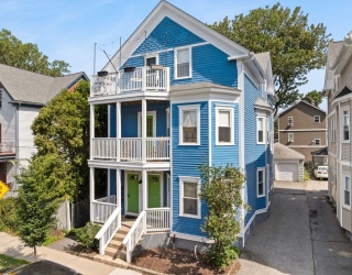 202 Rochambeau Ave, Providence, Rhode Island, 2 Bedrooms Bedrooms, 5 Rooms Rooms,1.5 BathroomsBathrooms,Residential,For Sale,Rochambeau Ave,73390705