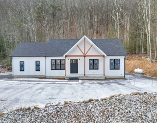 221 Cedar Swamp Rd, Monson, Massachusetts, 3 Bedrooms Bedrooms, 7 Rooms Rooms,2 BathroomsBathrooms,Residential,For Sale,Cedar Swamp Rd,73462191