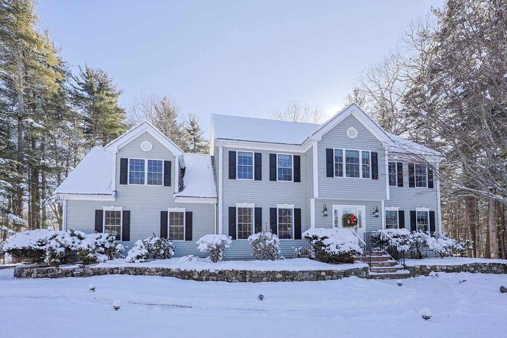 2 Sandstone Lane, Millis, Massachusetts, 5 Bedrooms Bedrooms, 9 Rooms Rooms,2.5 BathroomsBathrooms,Residential,For Sale,Sandstone Lane,73469504