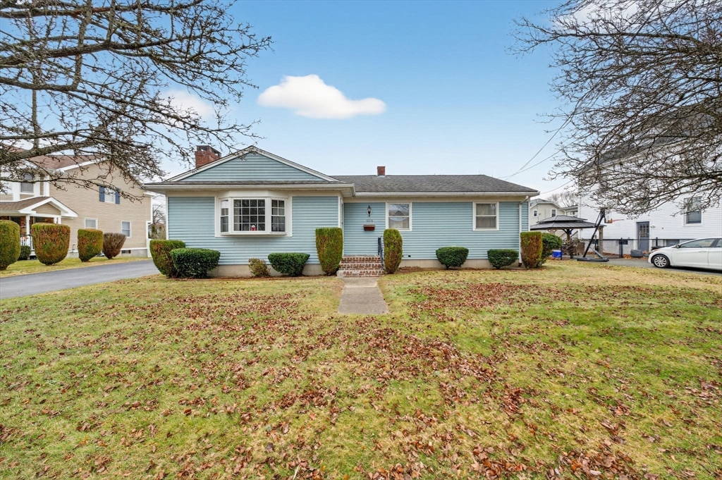 1026 Shelburne Street, New Bedford, Massachusetts, 3 Bedrooms Bedrooms, 5 Rooms Rooms,1.5 BathroomsBathrooms,Residential,For Sale,Shelburne Street,73464409