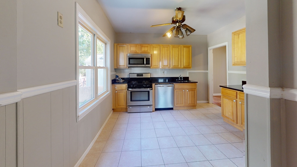 48 Oak St., Dedham, Massachusetts, 3 Bedrooms Bedrooms, 5 Rooms Rooms,1 BathroomBathrooms,Residential Lease,For Rent,Oak St.,73480508