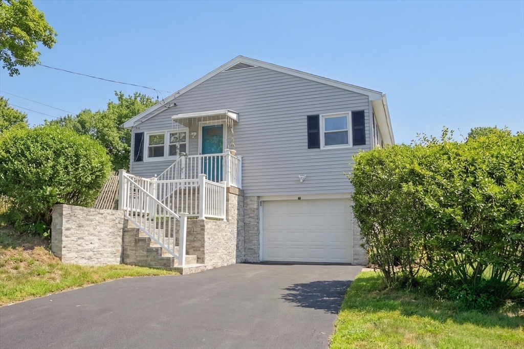 32 Josephine Ave, Methuen, Massachusetts, 3 Bedrooms Bedrooms, 5 Rooms Rooms,1 BathroomBathrooms,Residential,For Sale,Josephine Ave,73480563