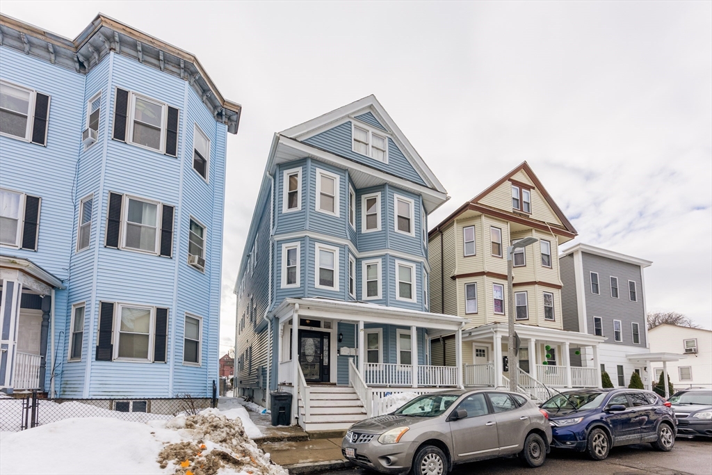 75 Savin St, Boston, Massachusetts, 12 Bedrooms Bedrooms, 18 Rooms Rooms,3 BathroomsBathrooms,Residential Income,For Sale,Savin St,73480620
