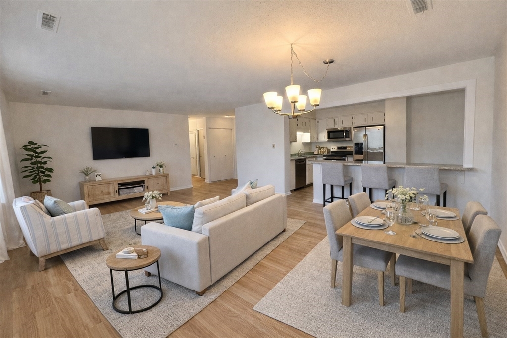 1004 Paradise Rd, Swampscott, Massachusetts, 2 Bedrooms Bedrooms, 5 Rooms Rooms,2 BathroomsBathrooms,Residential Lease,For Rent,Paradise Rd,73480621