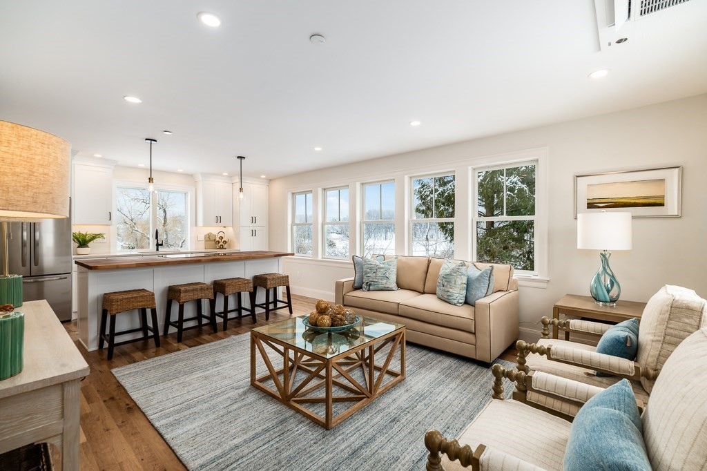 145 Main Street, Essex, Massachusetts, 1 Bedroom Bedrooms, 3 Rooms Rooms,1.5 BathroomsBathrooms,Residential,For Sale,Main Street,73480623