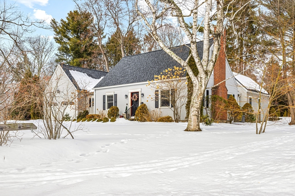 25 Woodbridge Ter, South Hadley, Massachusetts, 3 Bedrooms Bedrooms, 8 Rooms Rooms,2.5 BathroomsBathrooms,Residential,For Sale,Woodbridge Ter,73480523