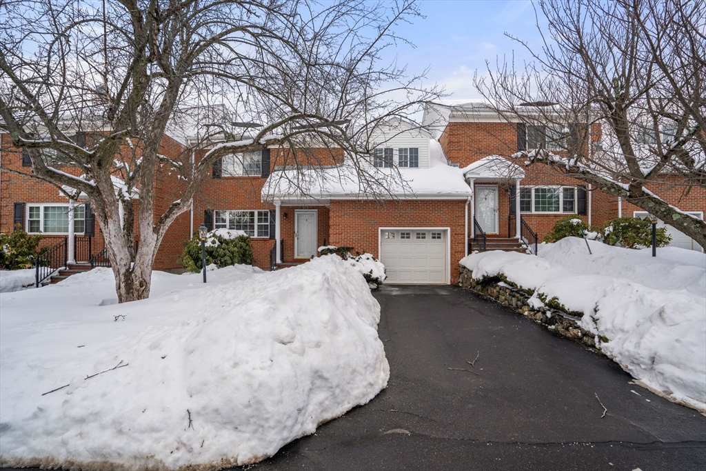 9 April Lane, Lexington, Massachusetts, 3 Bedrooms Bedrooms, 7 Rooms Rooms,3.5 BathroomsBathrooms,Residential,For Sale,April Lane,73480545